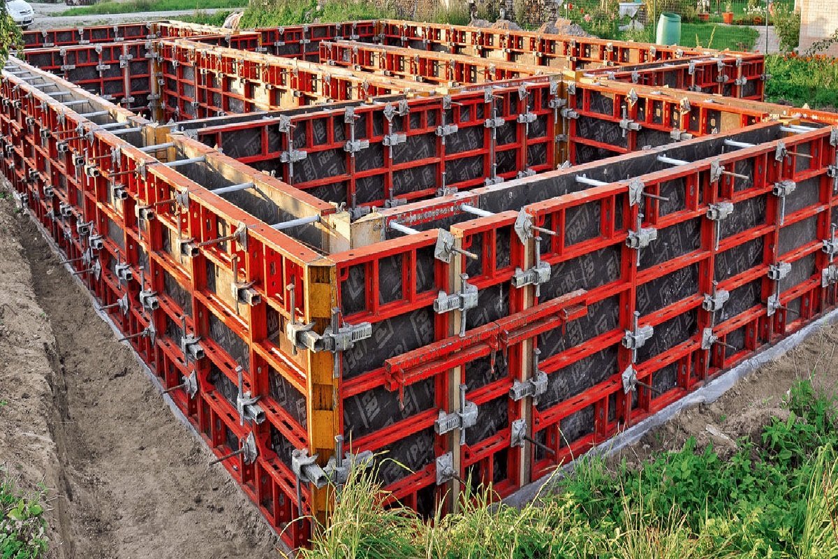 Руководство по аренде опалубки для монолитного фундамента: Обеспечение безопасного и эффективного процесса строительства