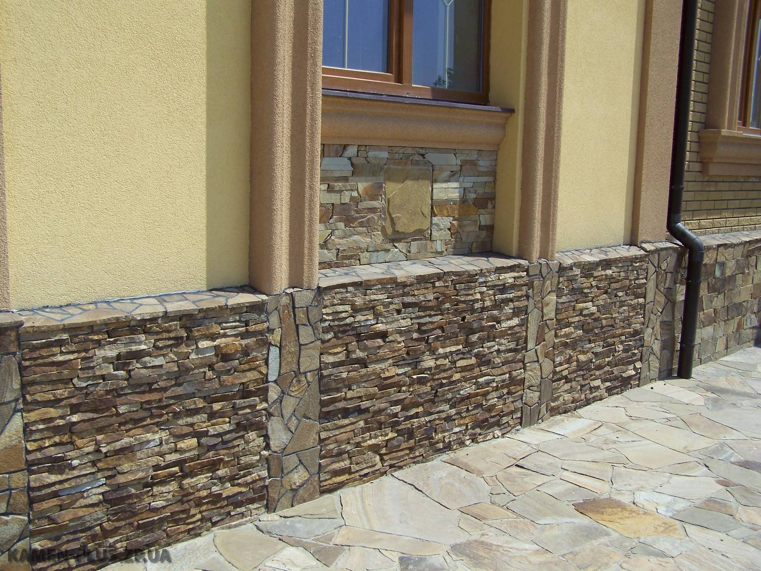 Повышение долговечности и эстетики: Изучение преимуществ облицовочного камня для цоколей