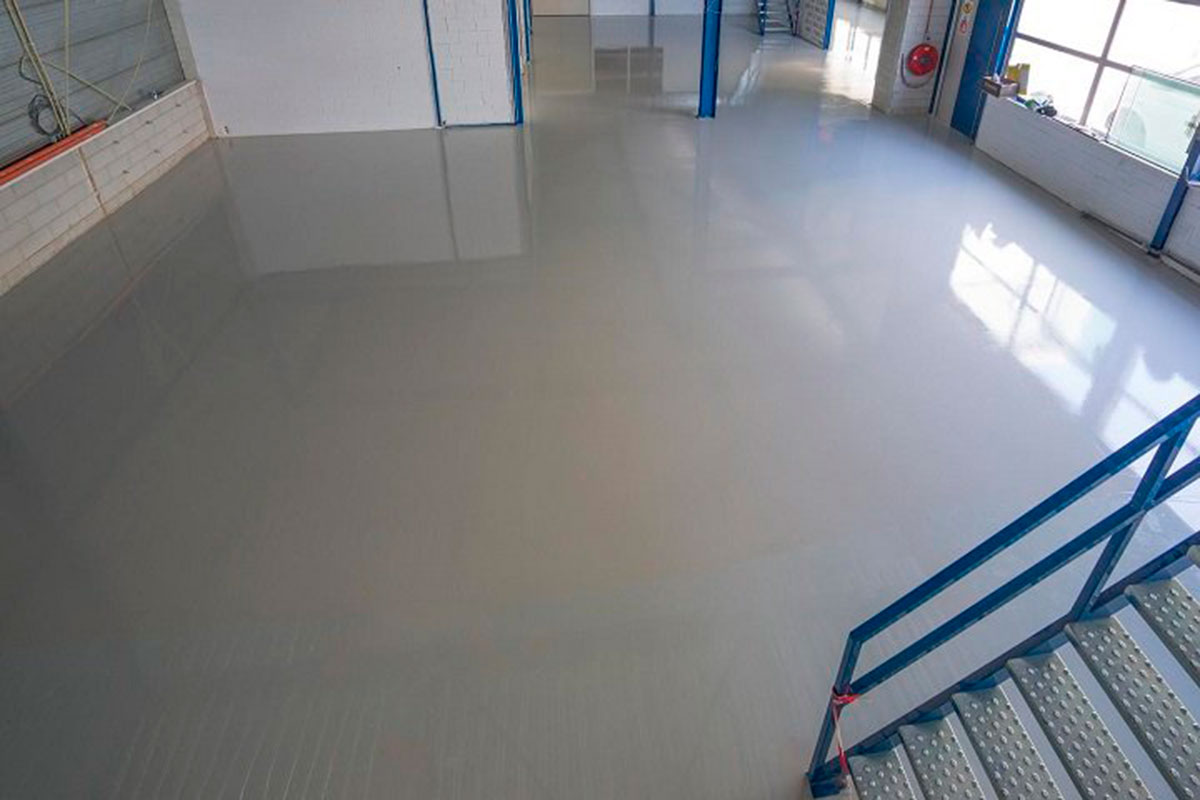 Монолитное полиуретановое покрытие пола: преимущества и применение