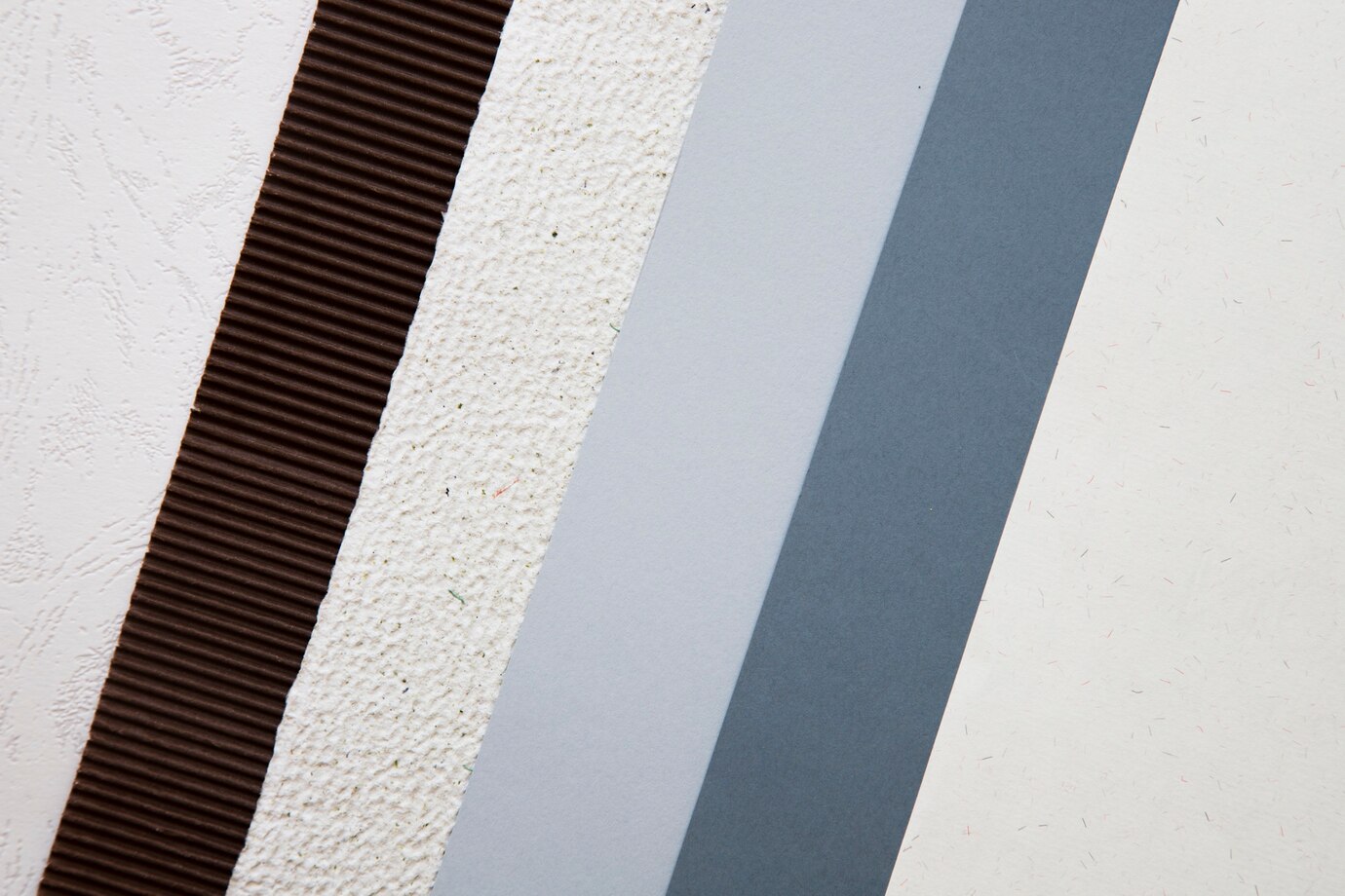 Почему стоит купить обои от производителя: выгодно, удобно, стильно